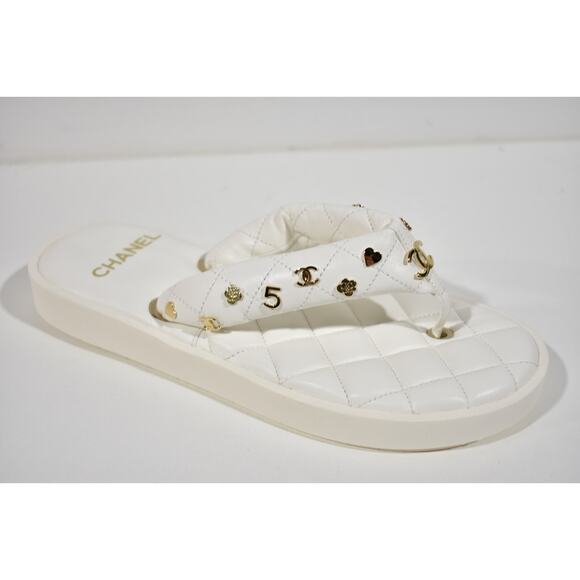 Chanel 23P White Quilted Charms Padded Pool Thong Logo Mule Slide Flat Sandal 40 - Picture 3 of 12